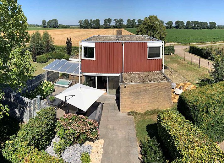 Verblijf 211004 • Vakantiewoning Oostelijk Flevoland • Landelijk gelegen 6 persoons vakantiehuis met bubbelbad en 