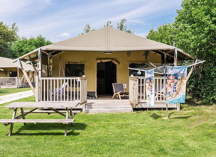 Guest house 450291 • Tent house Noordzeekust • Strandtent 8 personen 