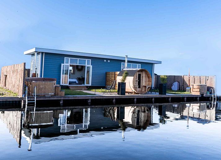 Guest house 560459 • Holiday property Utrecht noord • Luxe 2 persoons Tiny House met Hottub en Sauna aan de 