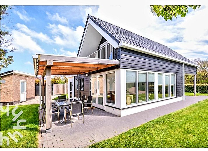 Guest house 620344 • Holiday property Walcheren • Moderne 6-persoons bungalow onderaan de duinen en op 