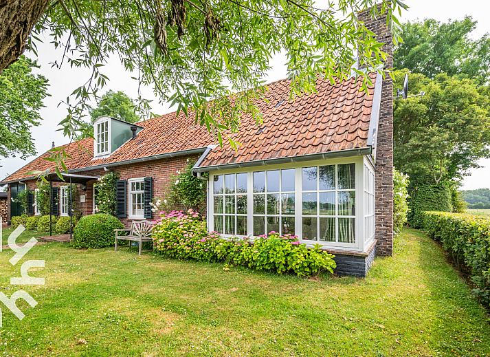 Guest house 620608 • Holiday property Walcheren • Gezellig 10-persoons vakantiehuis met ruime tuin landelijk 