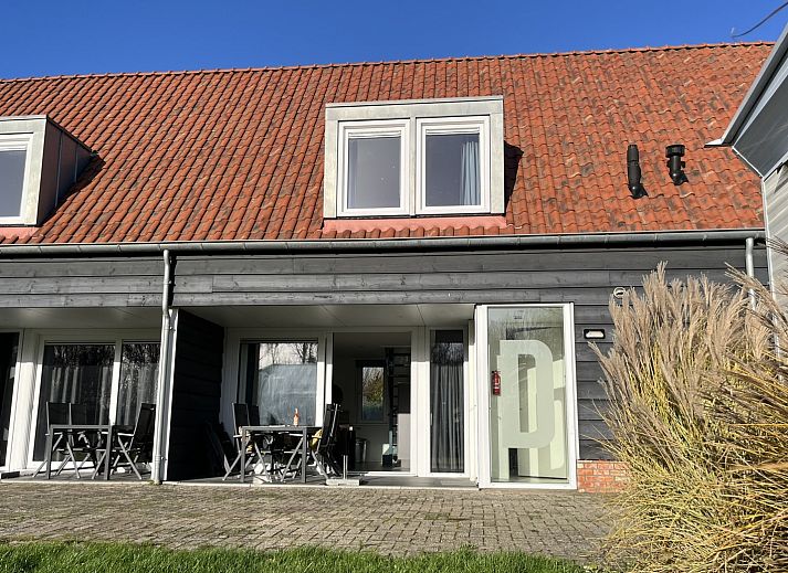 Guest house 620622 • Holiday property Walcheren • Mooie 6-persoons vakantiewoning met terras vlakbij zee en 