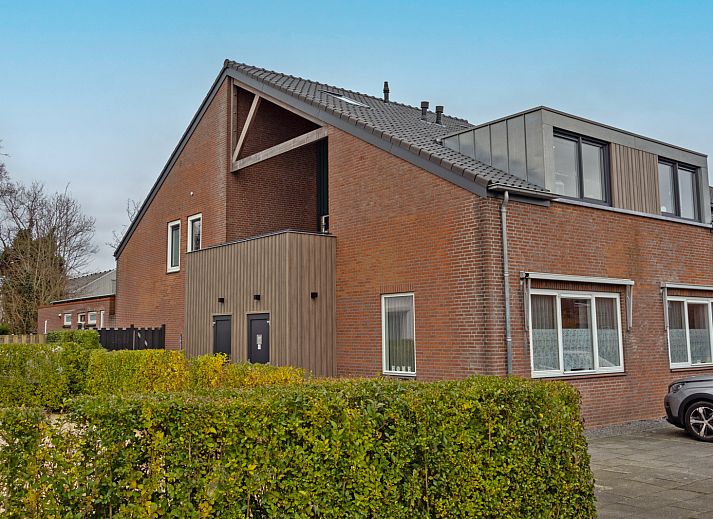 Verblijf 6601248 • Vakantiewoning Goeree-Overflakkee • Unieke 16-persoons groepsaccommodatie in Ouddorp vlakbij 