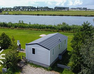 Verblijf 060725 • Vakantiewoning IJsselmeer • 4-persoons chalet in Lemmer met buiten open haard en vrij 