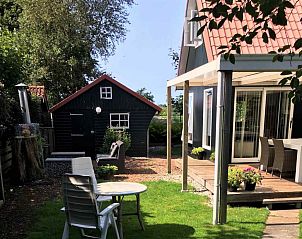 Guest house 100513 • Holiday property Tjeukemeer • Knus 4 persoons vakantiehuis met heerlijke tuin in het 