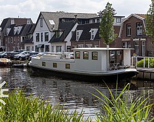 Guest house 262704 • Holiday property Het Friese platteland • Schitterende 2 persoons woonboot in het centrum van 