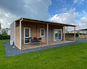 Genieen Sie die Ruhe und den Frieden auf der Veranda von Cottage 4, einem charmanten Ferienhaus in Dordrecht, Rotterdam eo, Sdholland.